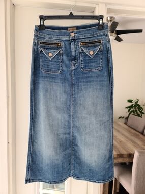 MOTHER Blue Washed Denim Midi Skirt with Front Zip Pockets